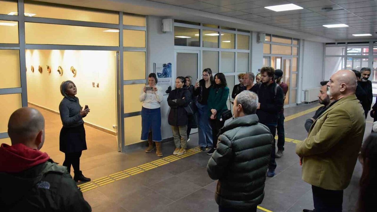 OMÜ'de "Mavi Yolculuk" — Doç. Dr. Fidan Tonza Helvacıkara sergisi