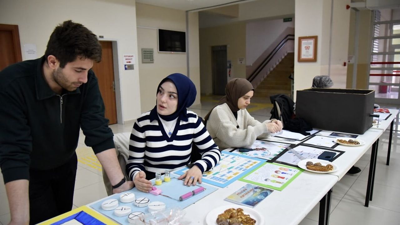 OMÜ Eğitim Fakültesi'nde 2025-2026 Güz Dönemi Fen Materyal Sergisi