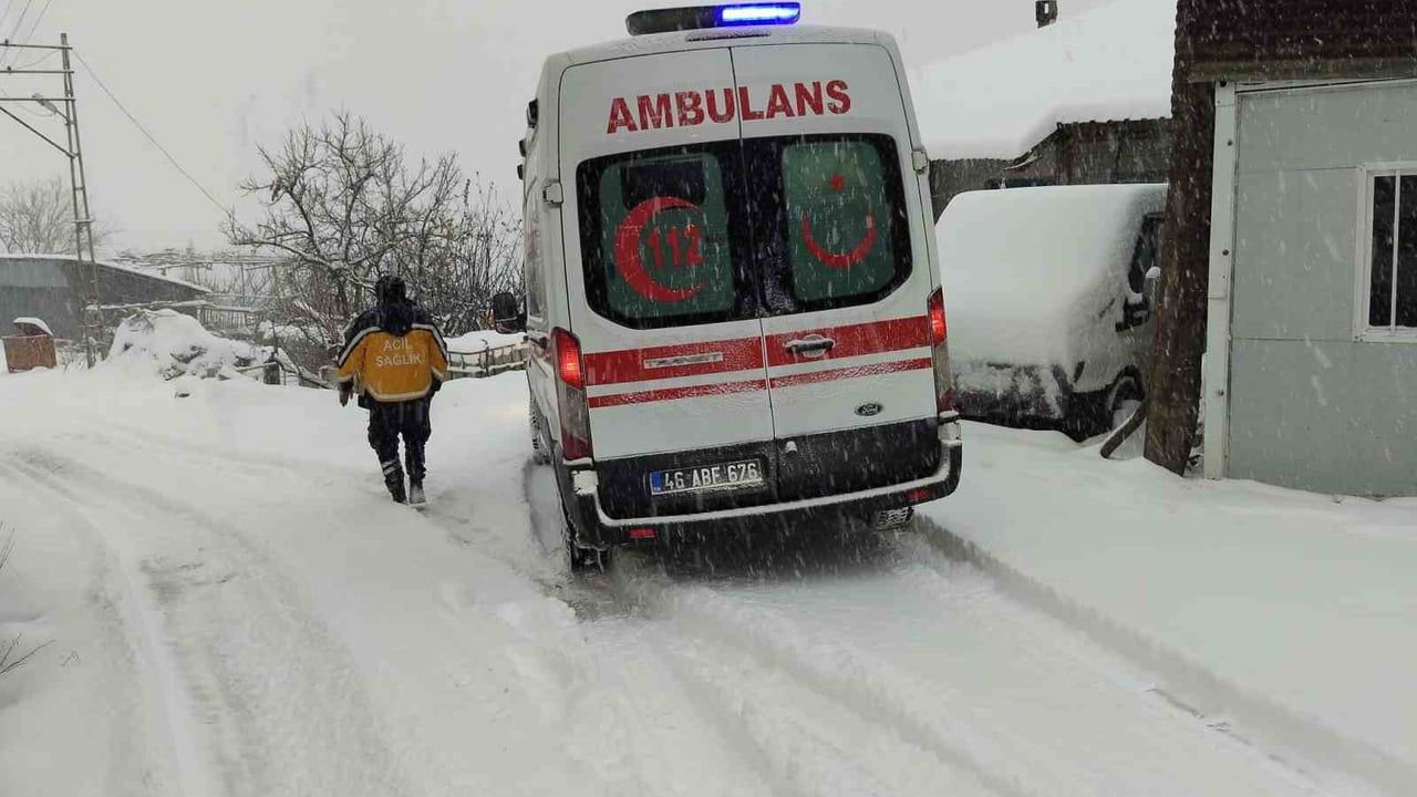 Onikişubat Belediyesi 60 araç ve 150 personelle karla mücadelede sahada