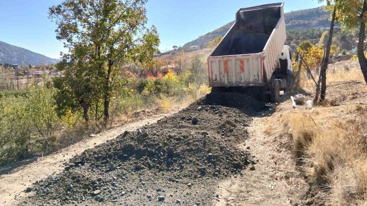 Onikişubat Belediyesi'nden kırsalda yol ve altyapı atağı