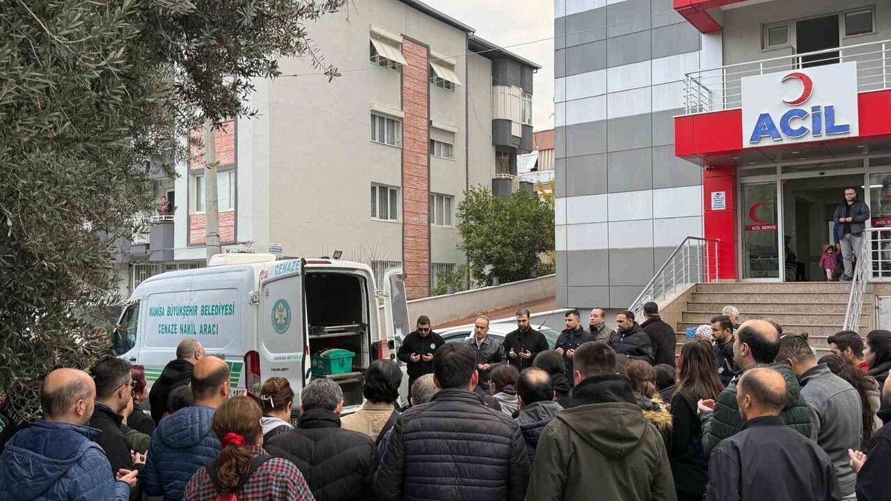 Op. Dr. İzzettin Türkarslan ameliyat sırasında kalp krizi geçirerek hayatını kaybetti