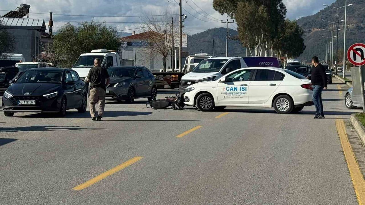 Ortaca'da sanayi kavşağında trafik kazası: 1 yaralı