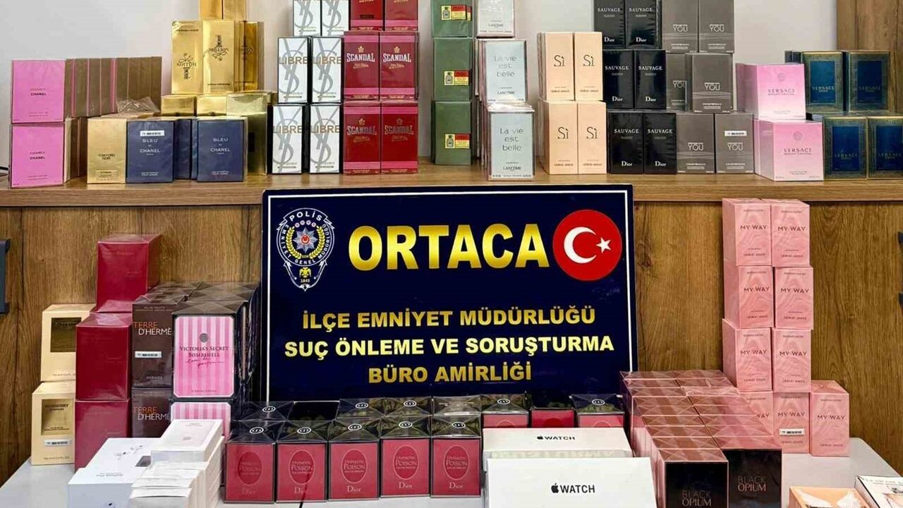Ortaca'da yol kenarında aramada 218 kaçak parfüm ele geçirildi