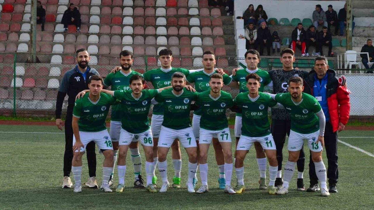 Osmaneli Gençlerbirliği Spor kayıpsız ilerliyor