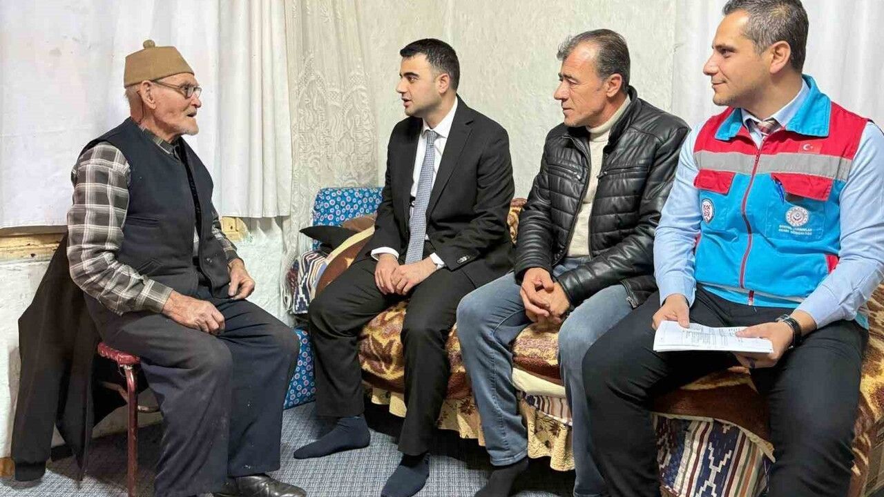 Osmaneli Kaymakamı Abdüssamed Kılıç, Medetli Köyünde Kapı Kapı Ziyaret Yaptı