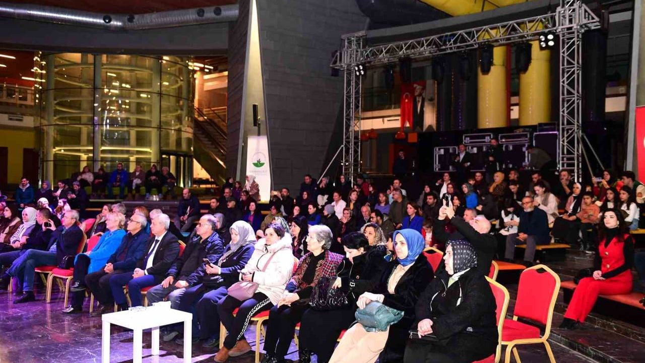 Osmangazi Gençlik Orkestrası ve Korosu Panorama 1326'da 'Yeni Yıla Merhaba' dedi