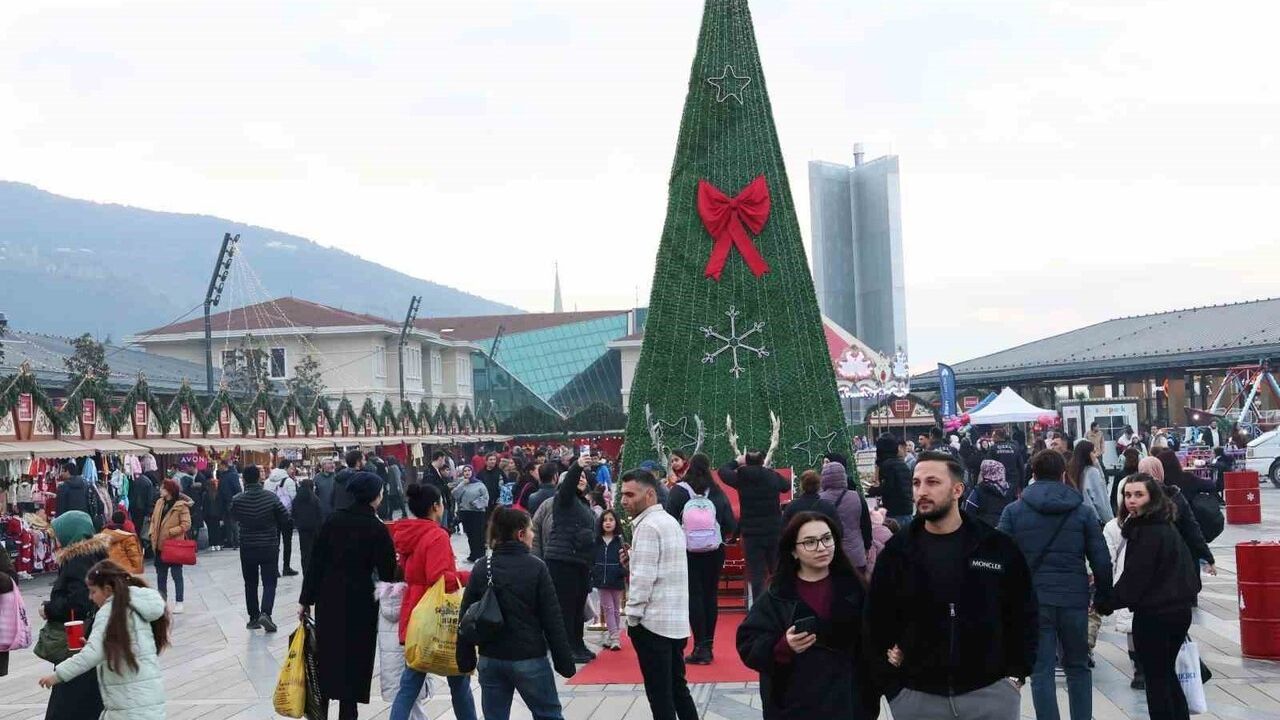 Osmangazi Meydanı'nda Yeni Yıl Festivali Coşkusu