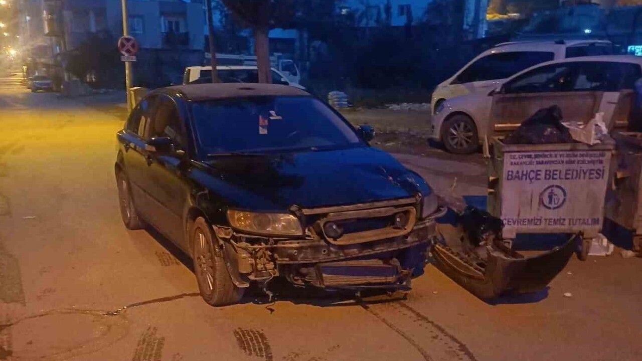 Osmaniye Bahçe'de çöp kamyonu ile otomobil çarpıştı: 1 yaralı