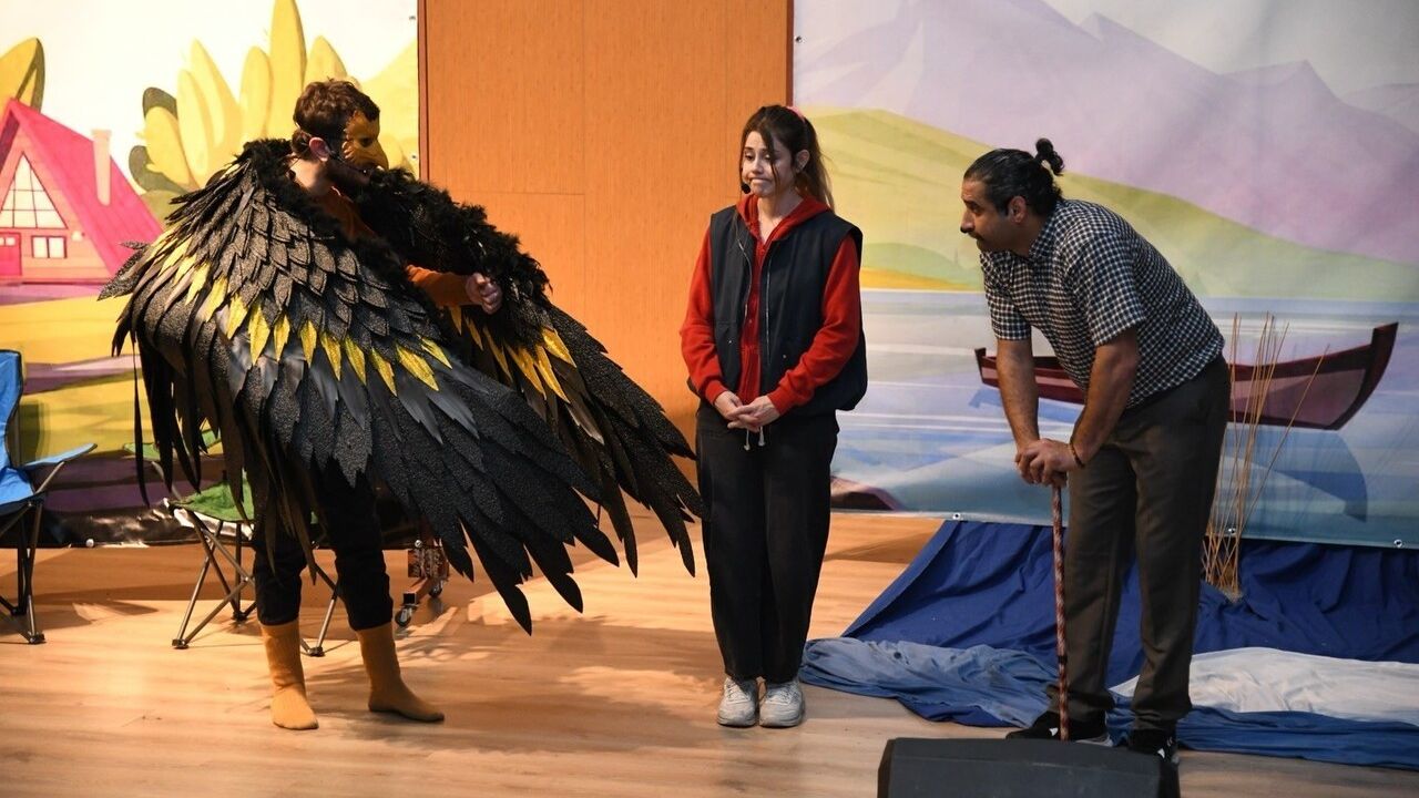 Osmaniye’de miniklere 'Ronnie-Göldeki Fısıltı' ile tiyatro şöleni