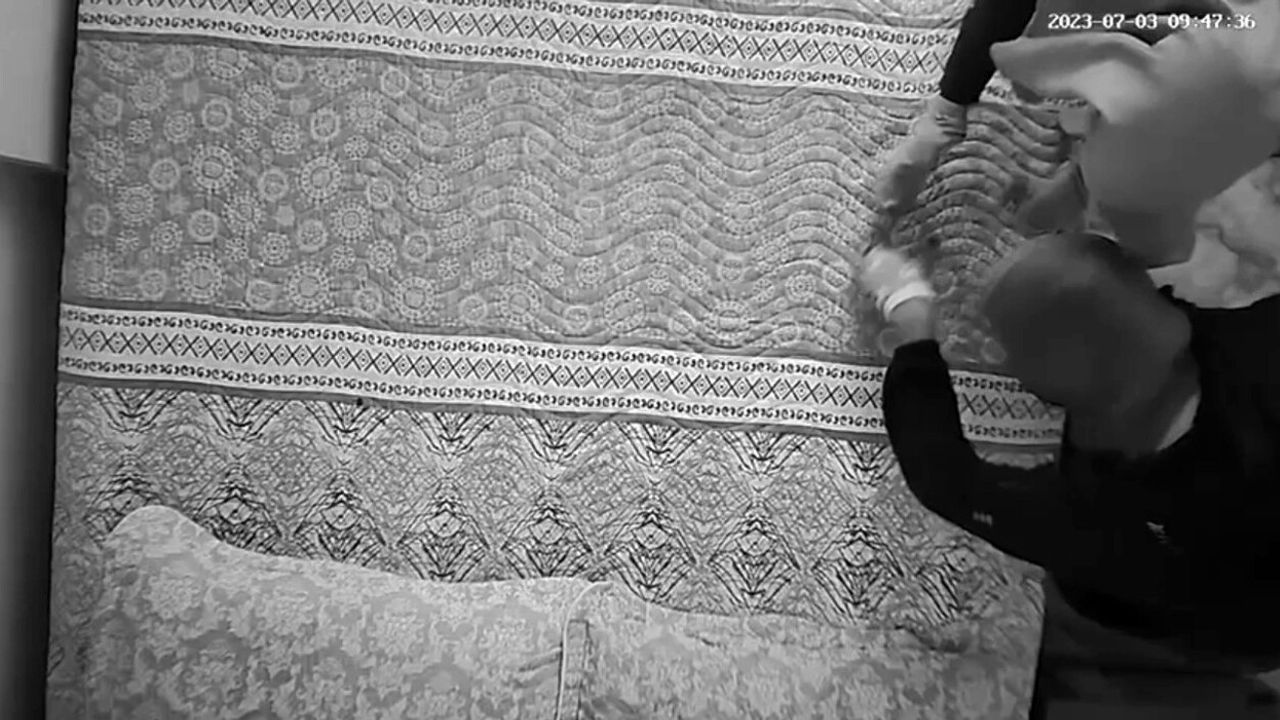 Osmaniye'de yatak odası kamerasına yansıyan hırsızlık