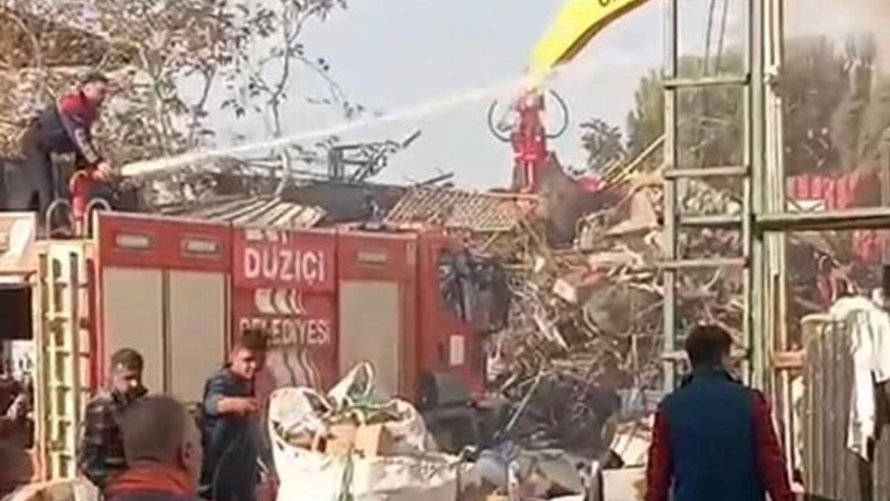 Osmaniye Düziçi'de geri dönüşüm iş yerinde yangın