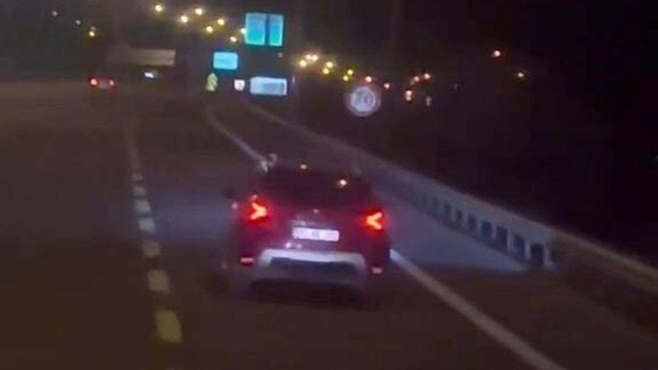 Otobanda bariyerlere çarpmaya ramak kala durdu