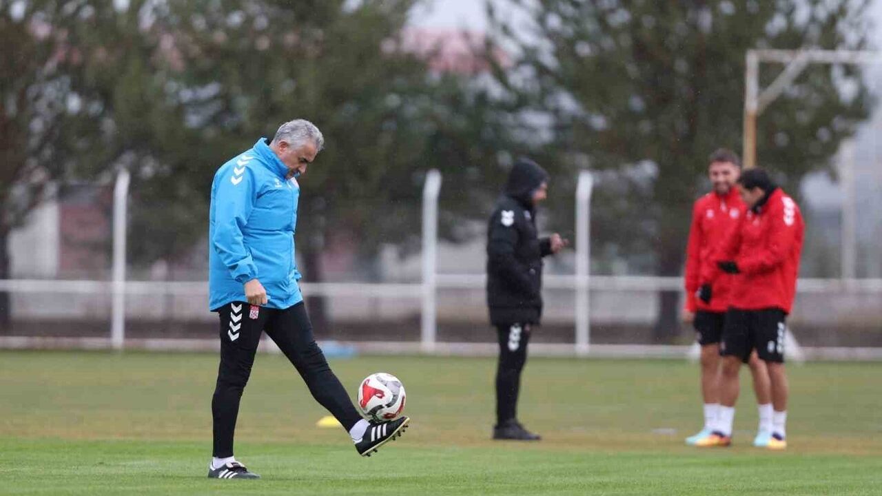 Özbelsan Sivasspor, Çorum FK maçına hazırlanıyor