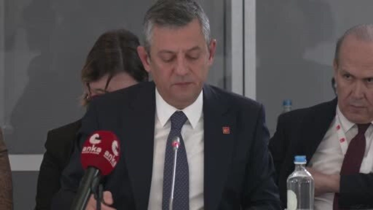 Özgür Özel’den Brüksel’de İngiltere’ye Sitem: "İngiliz İşçi Partisi Erdoğan’la Dayanışma Gösteriyor"