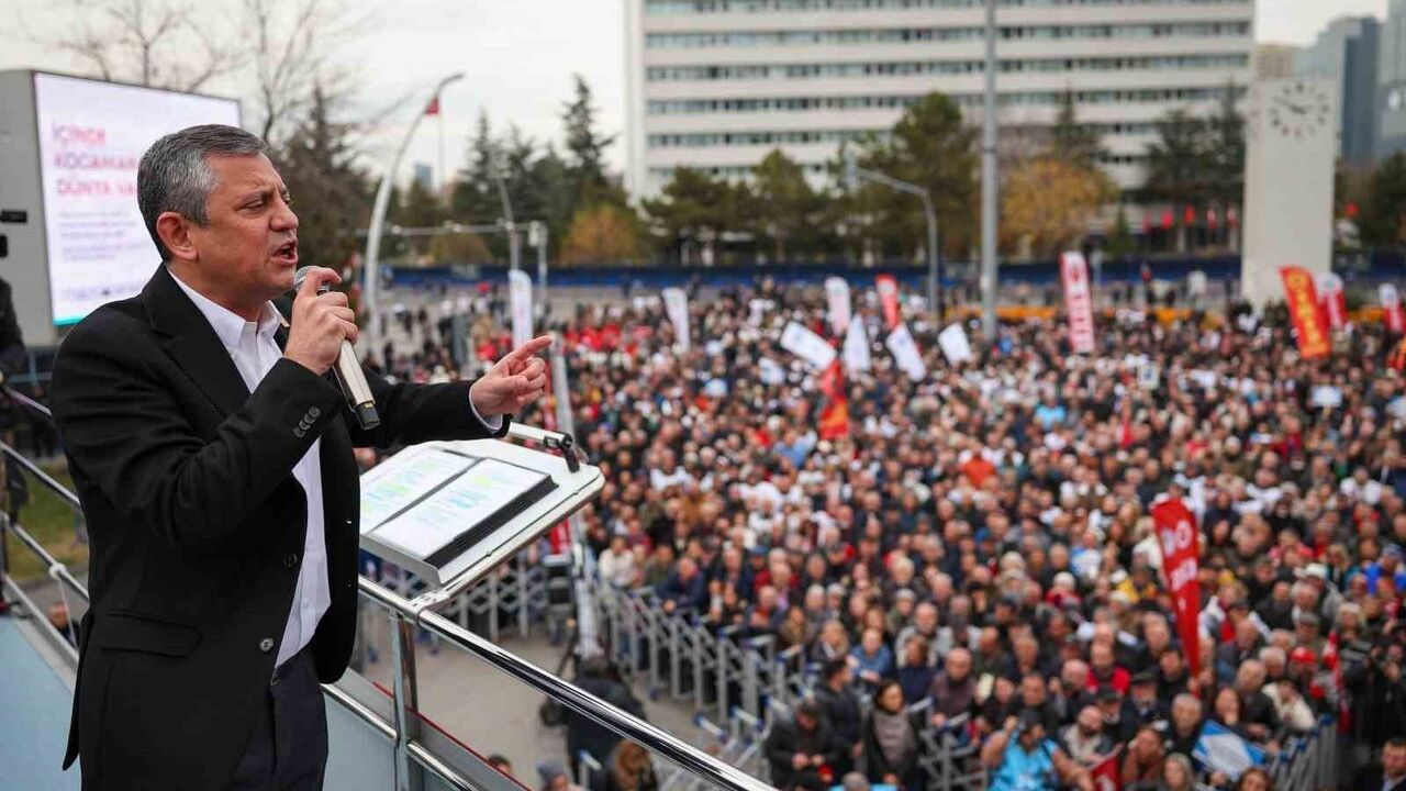 Özgür Özel: İlk seçimde ortak geleceğimiz için birlikte iktidar kurmalıyız