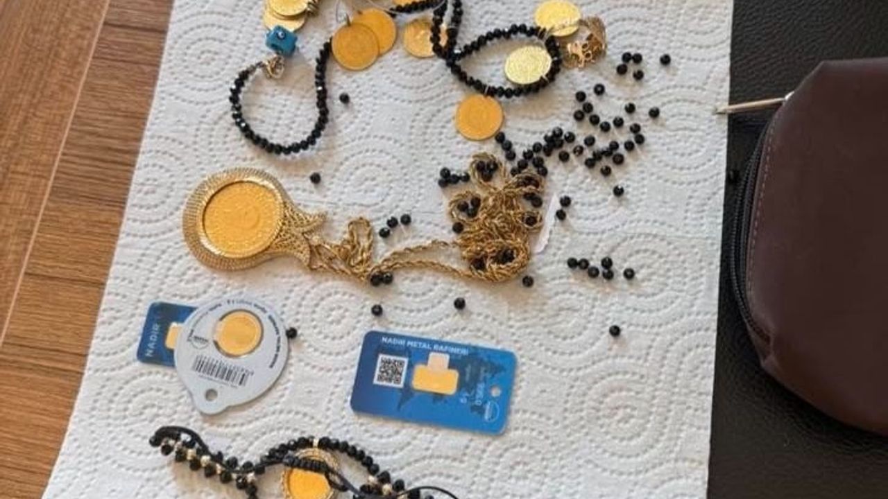 Patnos'ta bulunan altınlar polise teslim edilip sahiplerine verildi