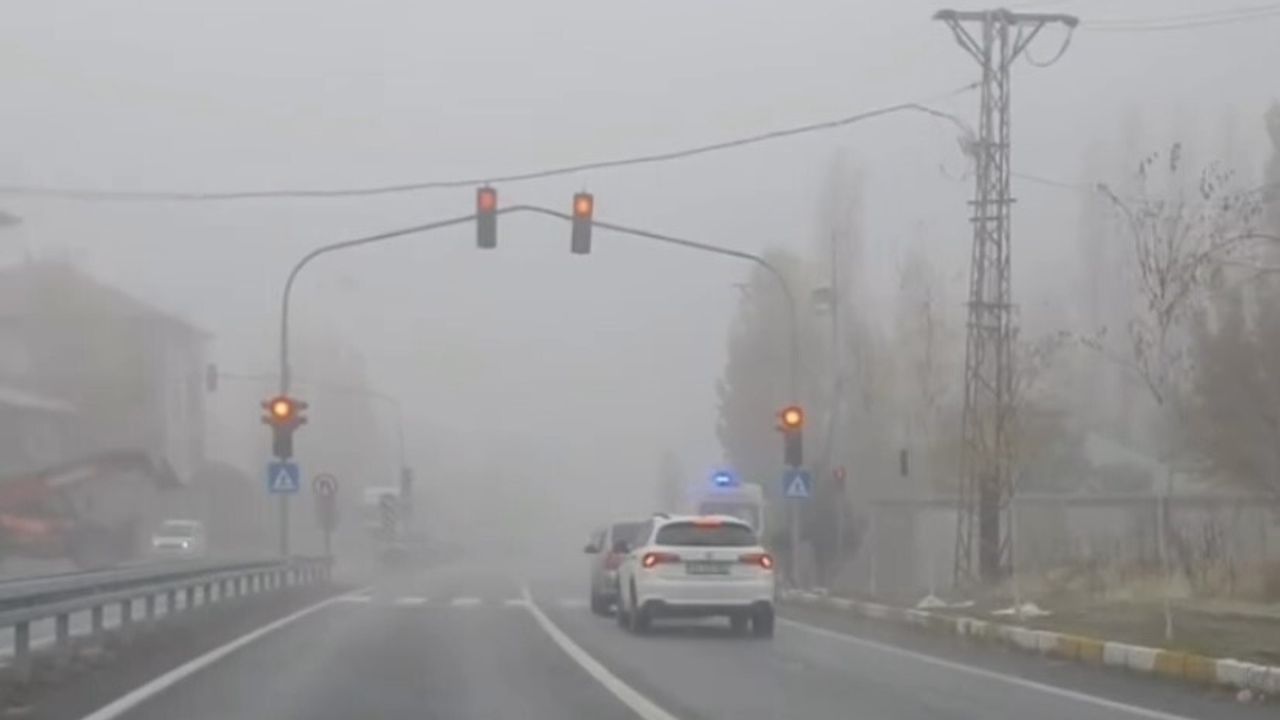 Patnos'ta sabah sisleri ulaşımı aksattı