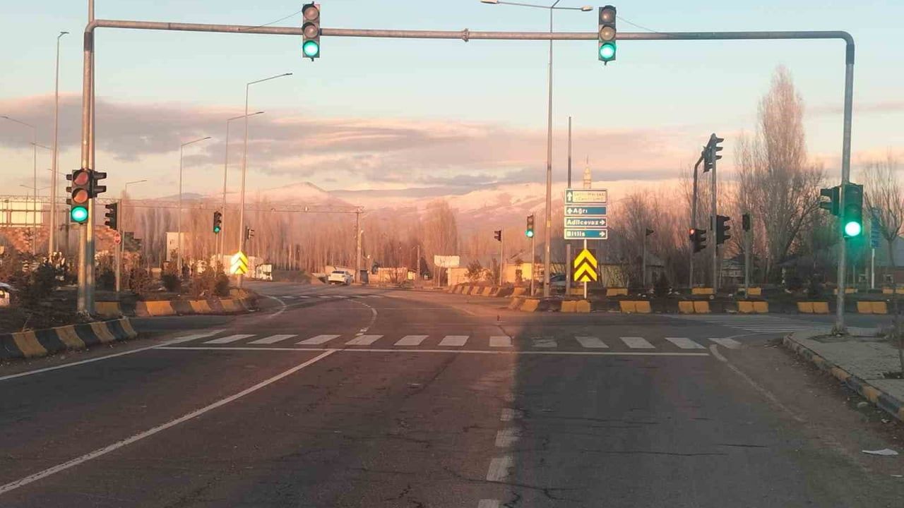 Patnos’ta trafik ışıkları yeniden çalışıyor