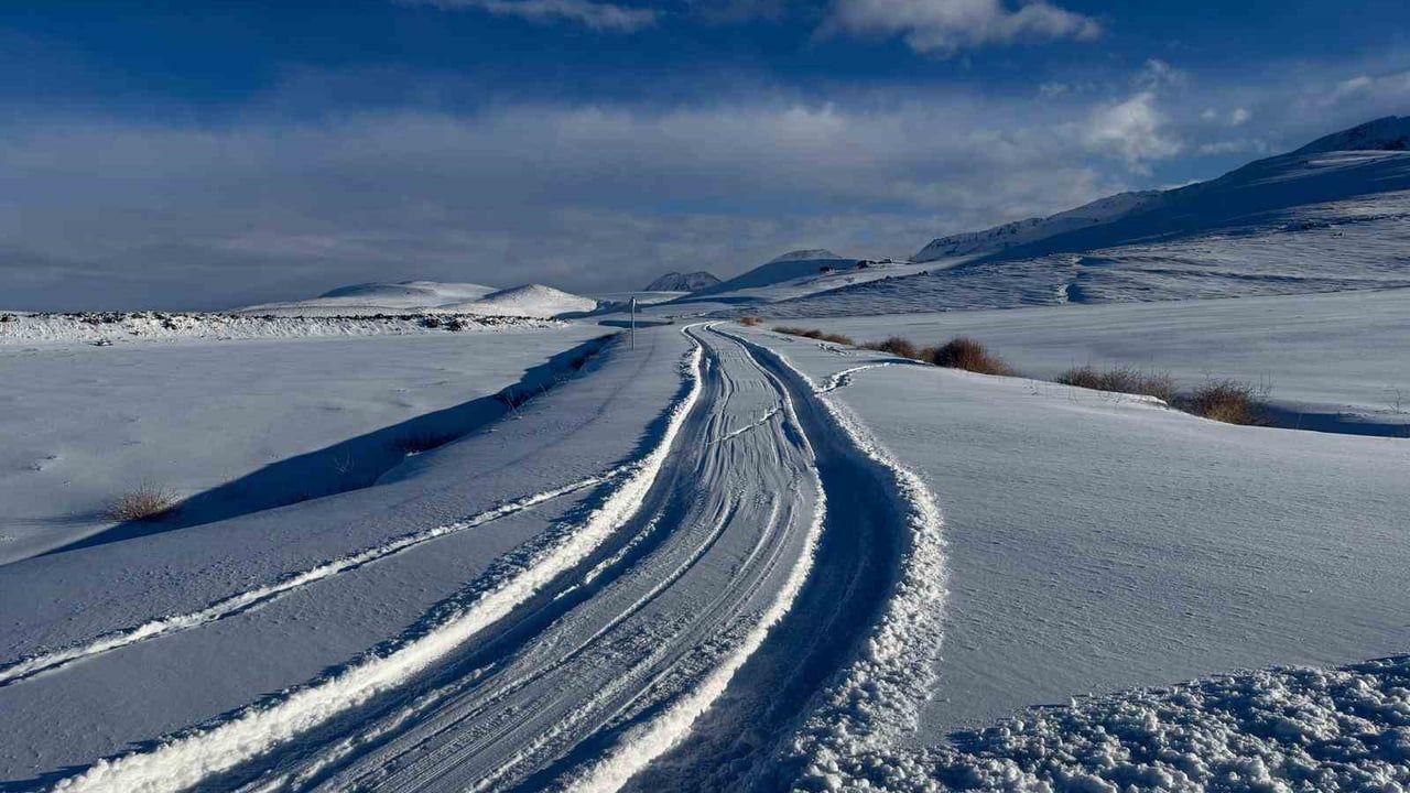 Patnos’ta yoğun karla mücadele: köy yolları ulaşıma açıldı