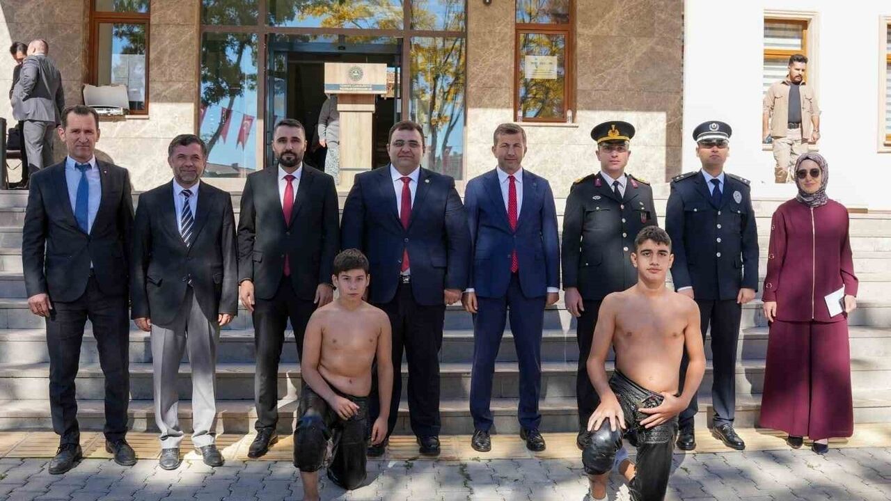 Pazarlar Spor Lisesi minder ve yağlı güreş projesi