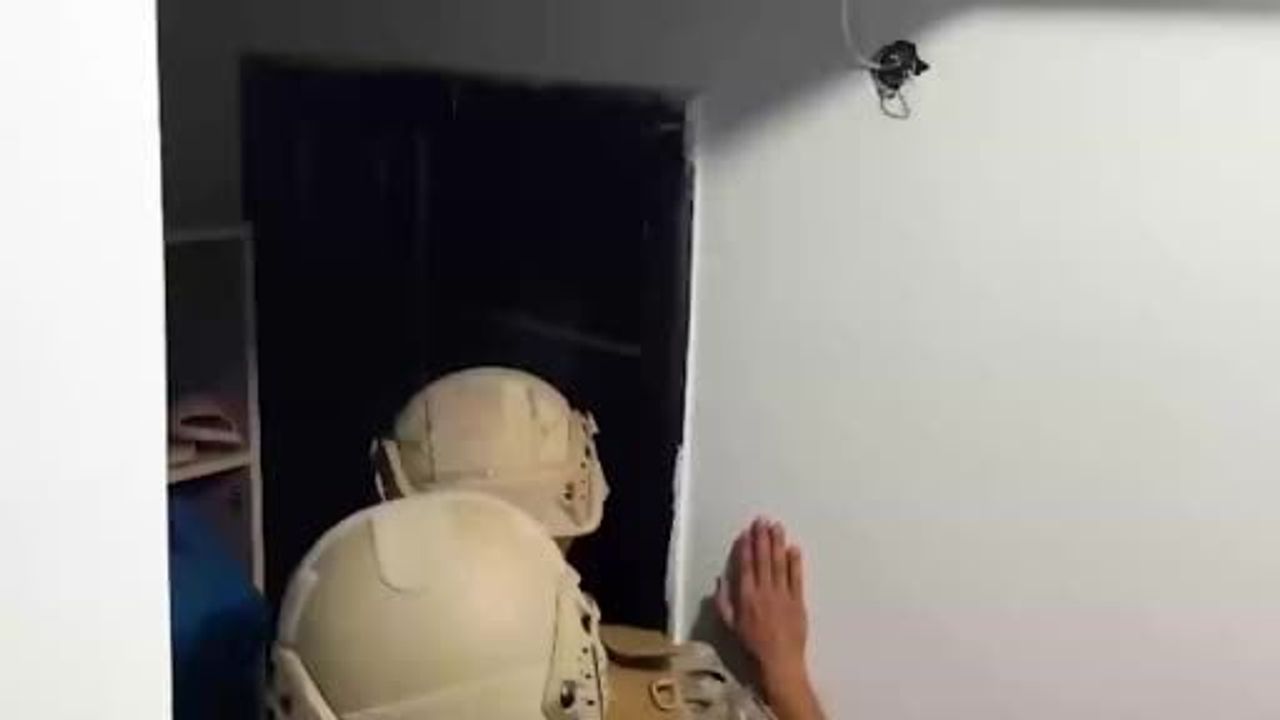 Pendik'te evde yapılan operasyonda 6 kilo 248 gram uyuşturucu ele geçirildi