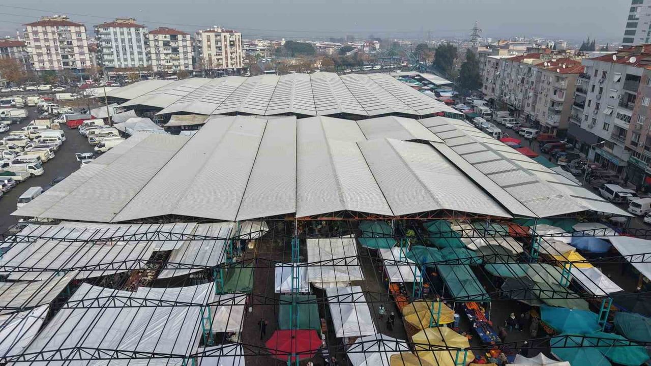Perşembe Pazarı'nın Çatı Yenileme ve Genişletme Çalışması Tamamlanıyor