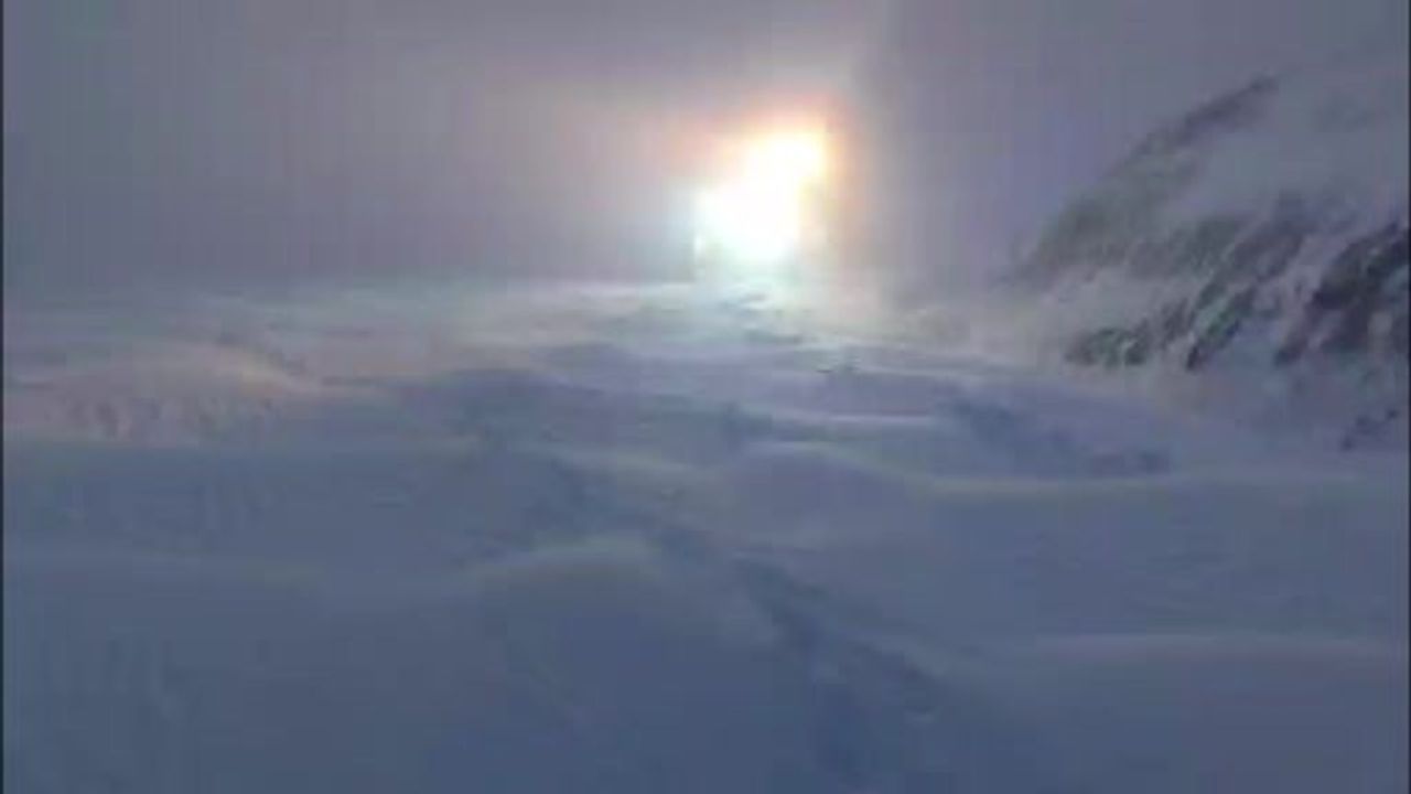 Pervari’de Geçittepe grup köy yolu kar nedeniyle kapandı