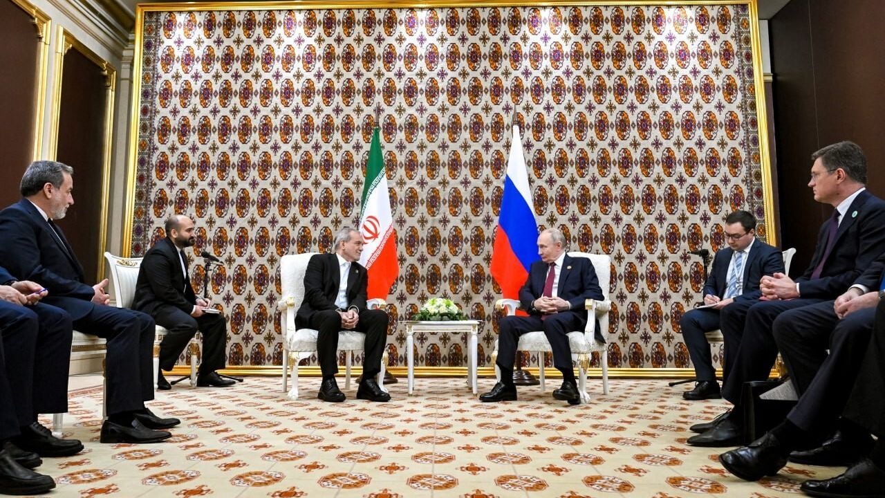 Pezeşkiyan ile Putin Aşkabat’ta Görüştü: Kapsamlı Stratejik Ortaklık Uygulaması Öne Çıktı