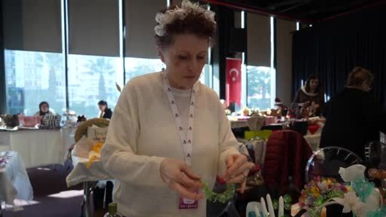 Plastik atıklardan sanat: Yeşim Soysal’ın dönüştürücü çalışması