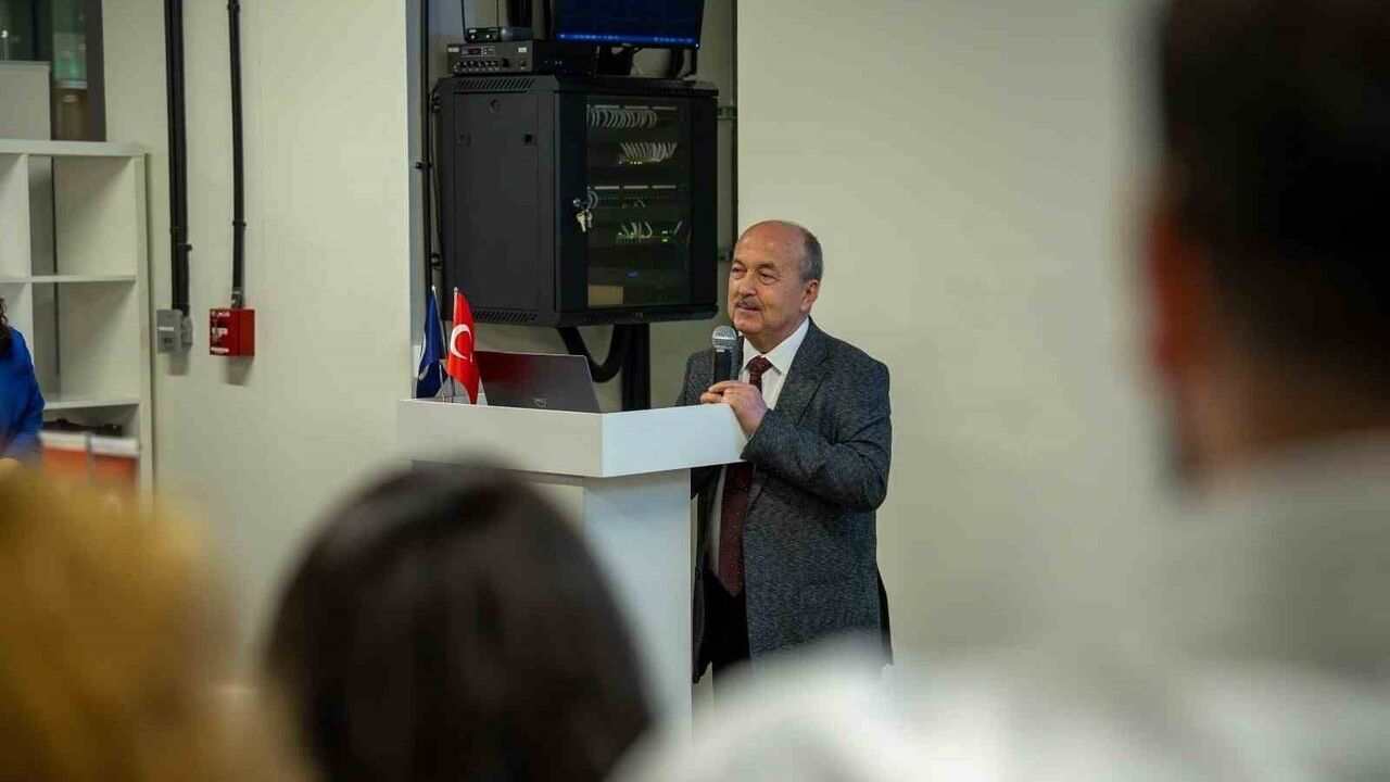 Prof. Dr. Ahmet Demir Uşak Üniversitesi Rektörü Oldu