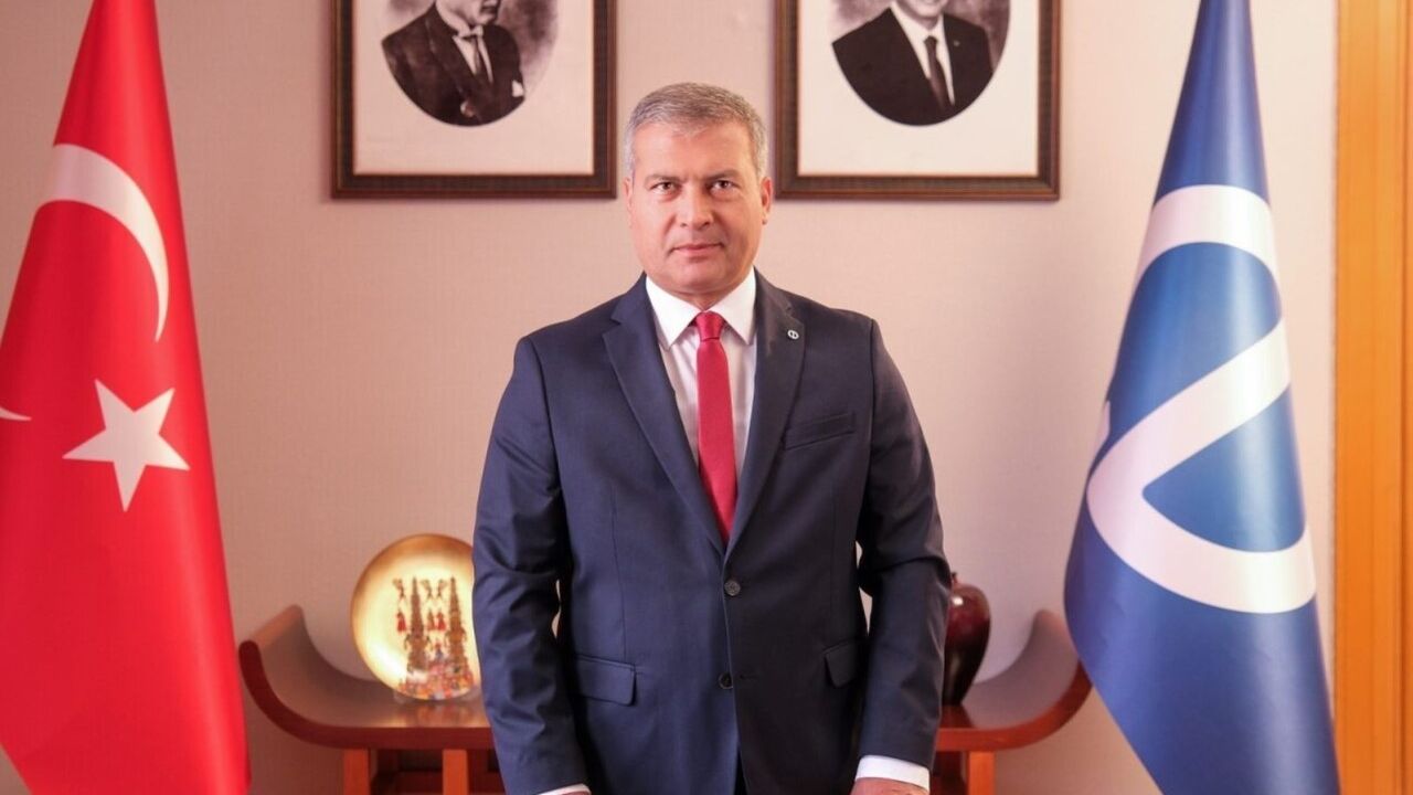 Rektör Yusuf Adıgüzel'den 15 Aralık Dünya Türk Dili Ailesi Günü Mesajı