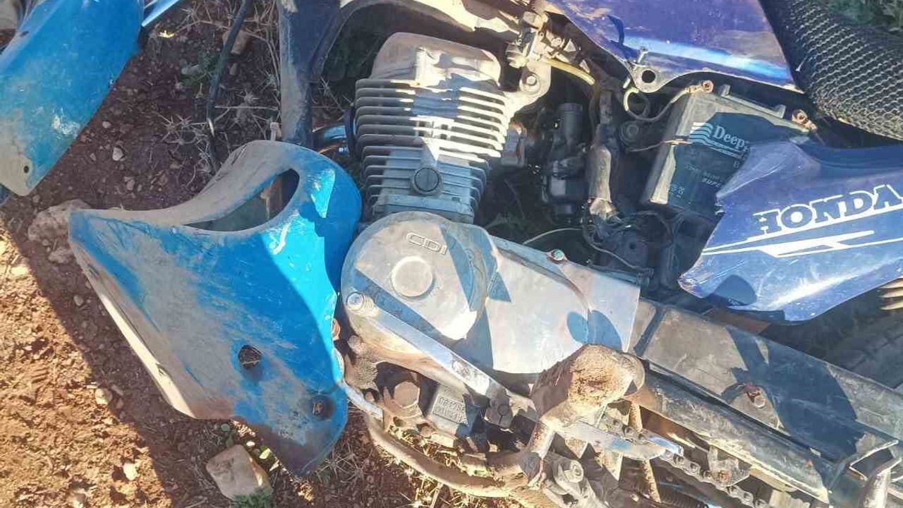 Reyhanlı'da refüje çarpan motosiklette 2 çocuk hayatını kaybetti