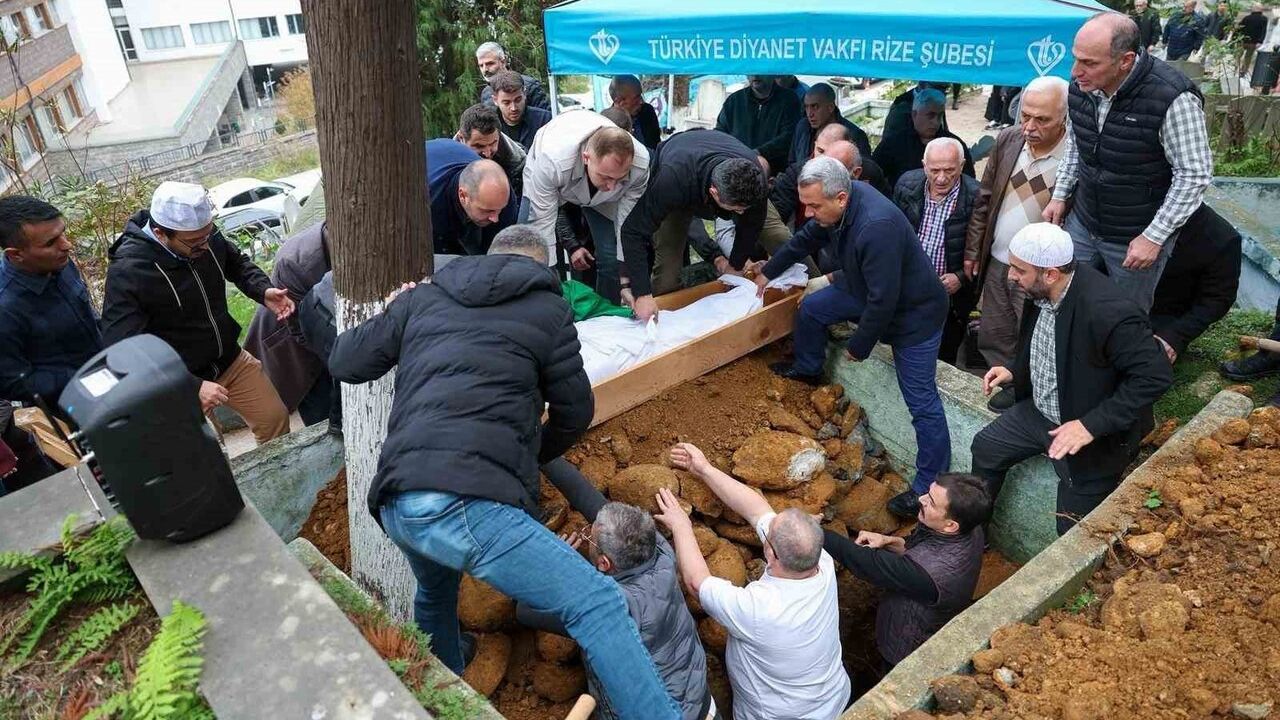 Rize'de devlet korumasındaki Melek Tepe son yolculuğuna uğurlandı