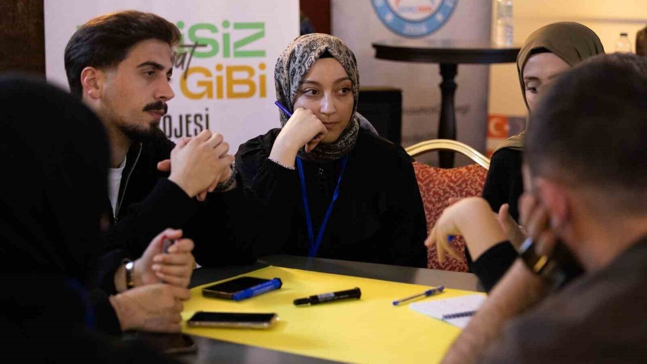 Rize’de gençlerin sosyal medya bağımlılığı araştırması başlatıldı