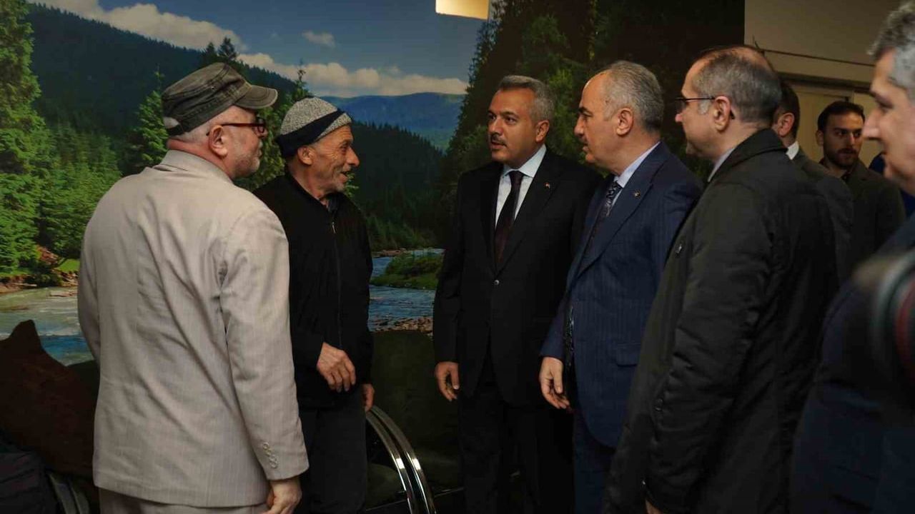 Rize protokolü 2026'nın ilk dakikalarında görev başındakileri ziyaret etti