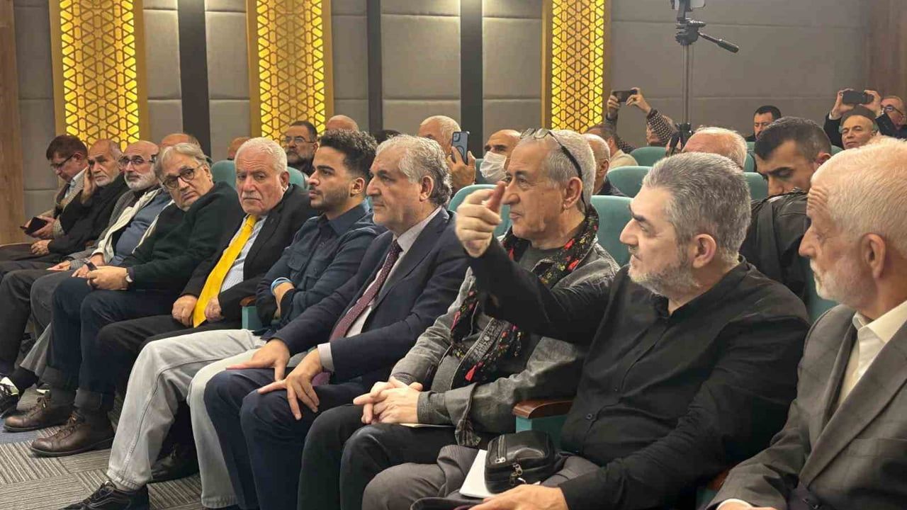 S. Ahmet Arvasi Eyüpsultan'da Anıldı