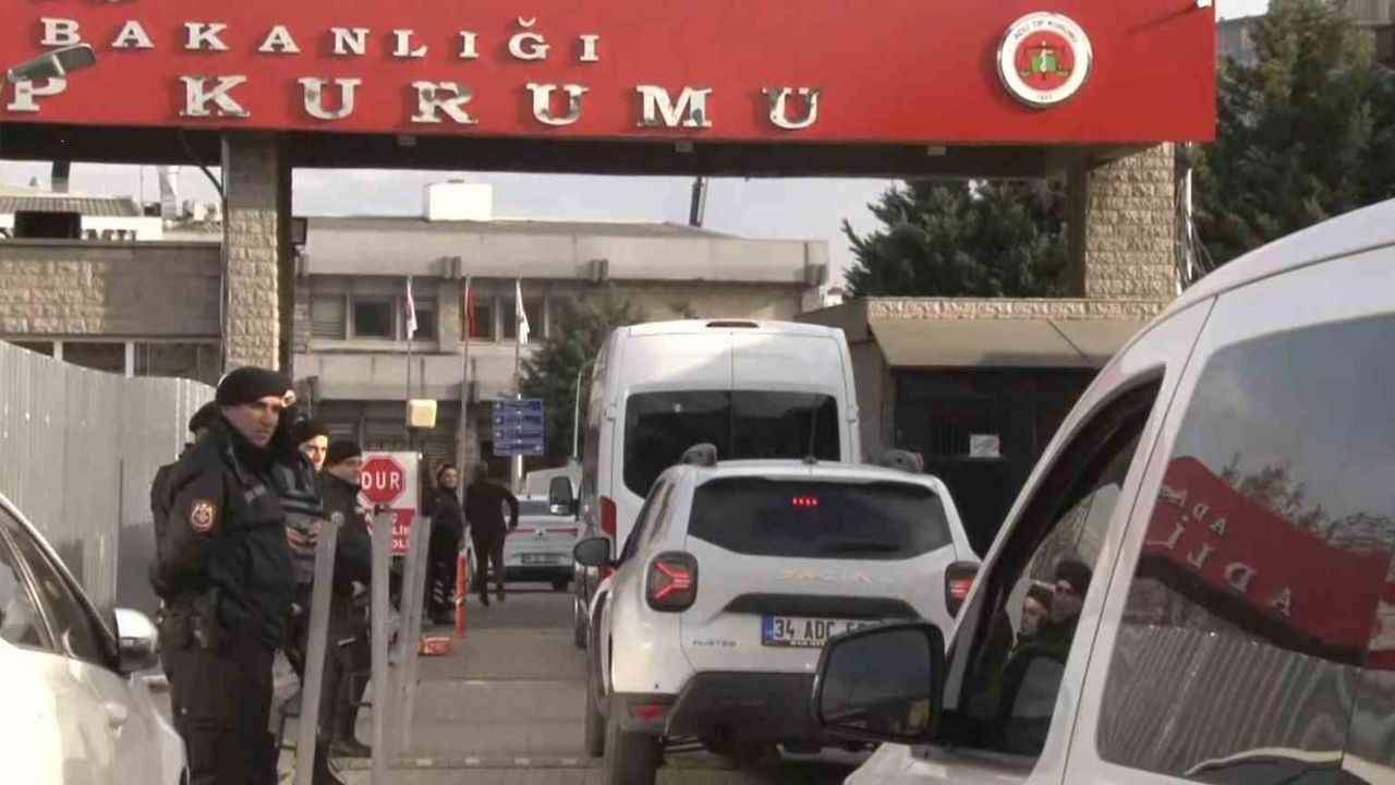 Sadettin Saran Adli Tıp Kurumu'na Saç ve Kan Örneği Vermek Üzere Götürüldü