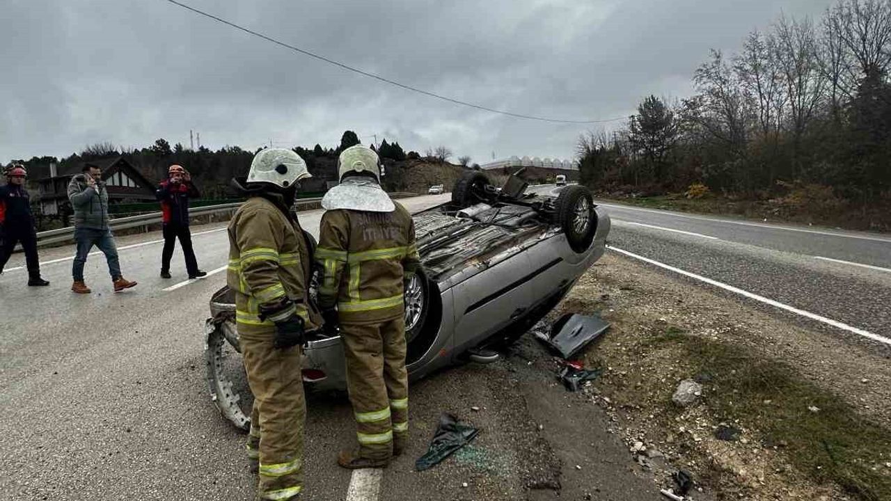 Safranbolu'da takla atan otomobilin sürücüsü yara almadan kurtuldu