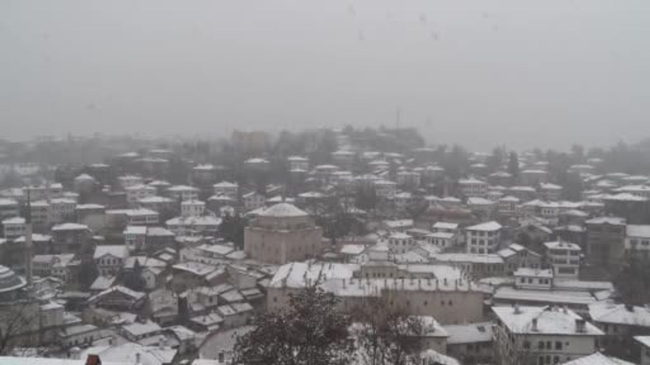 Safranbolu’nun tarihî konakları kara büründü