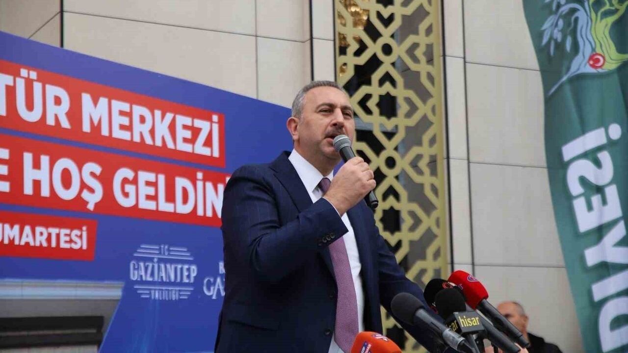 Şahinbey Belediyesi Nizip Kültür Merkezi’ni hizmete açtı