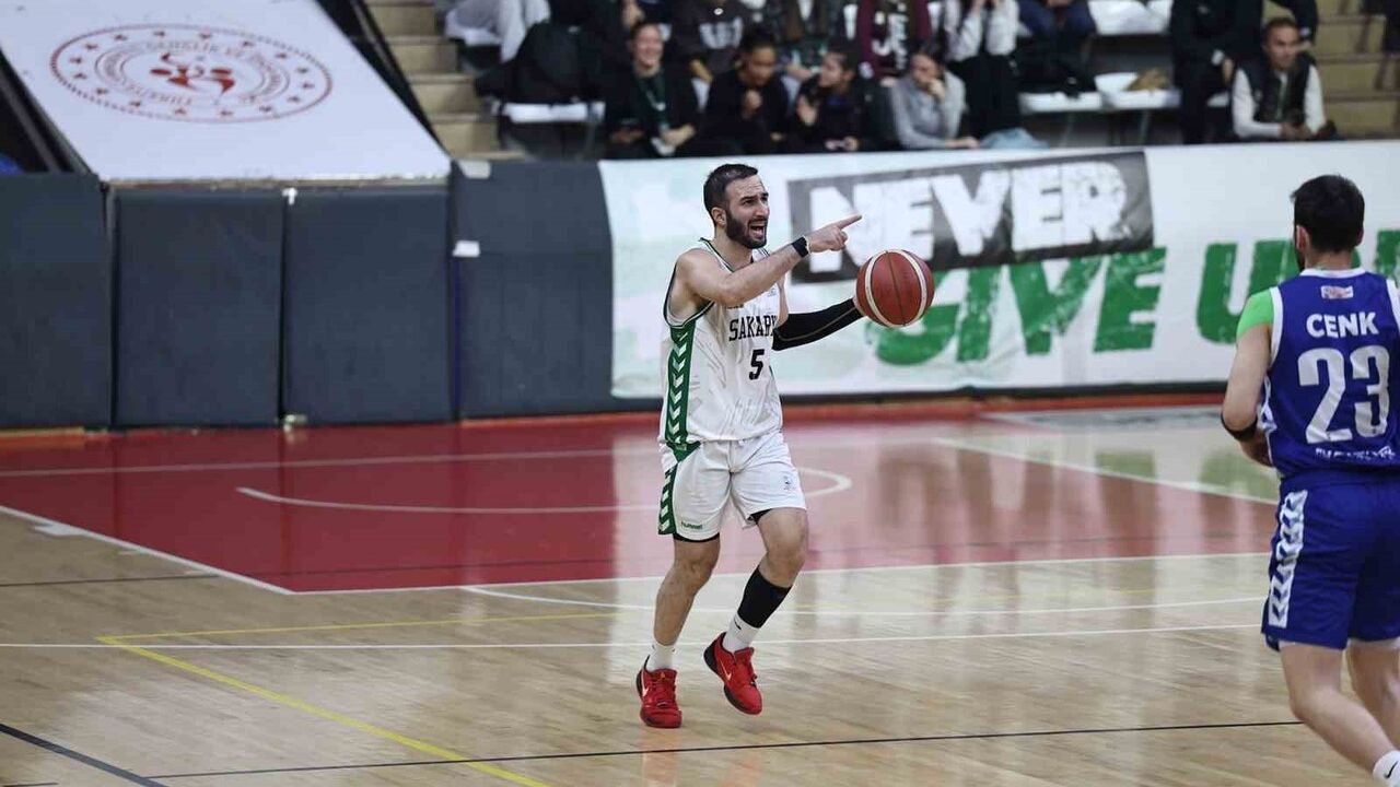 Sakarya Büyükşehir Basketbol Kütahya'da parkeye çıkıyor