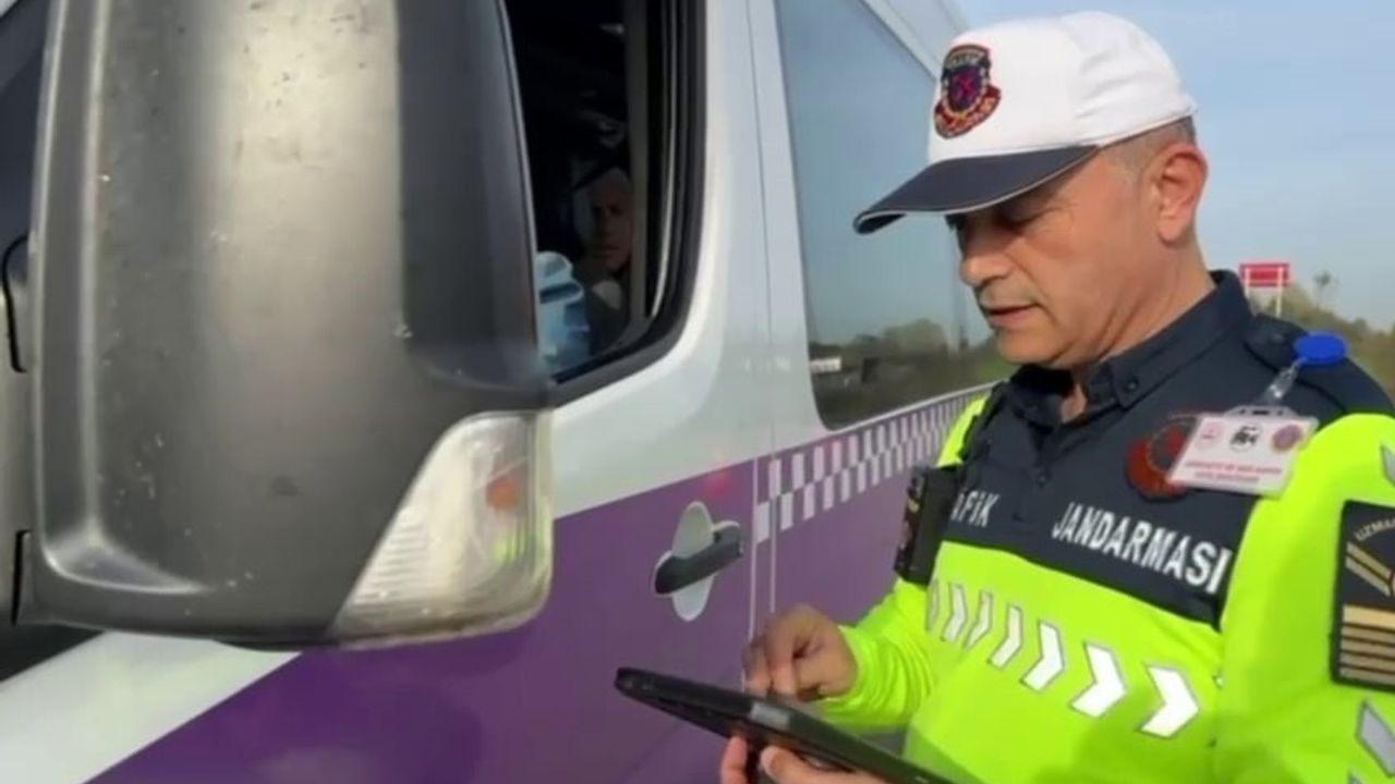 Sakarya’da sivil kıyafetli jandarmadan toplu taşımada habersiz denetim