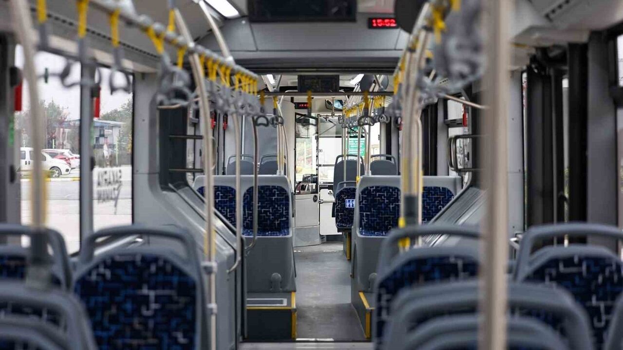 Sakarya toplu ulaşımına 5 yeni metrobüs eklendi