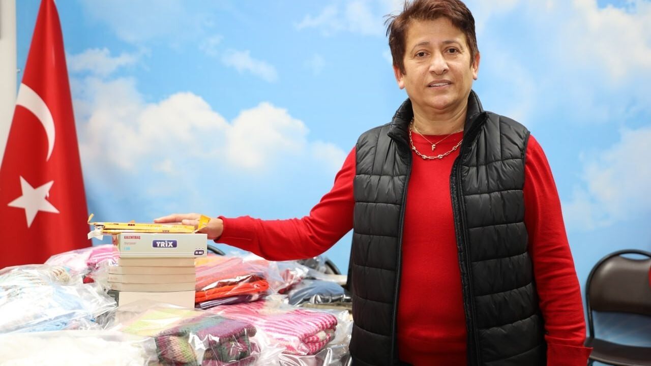 Sakaryalı kadınlardan Mardinli öğrencilere el emeği yardımı