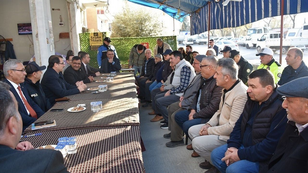 Salihli Kaymakamı Sarıpınar Mahallesi’ni Ziyaret Etti