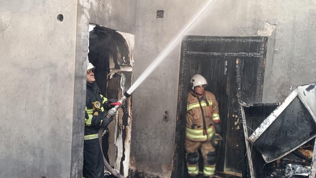 Samandağ'da müstakil evde yangın: İtfaiye hızla müdahale etti