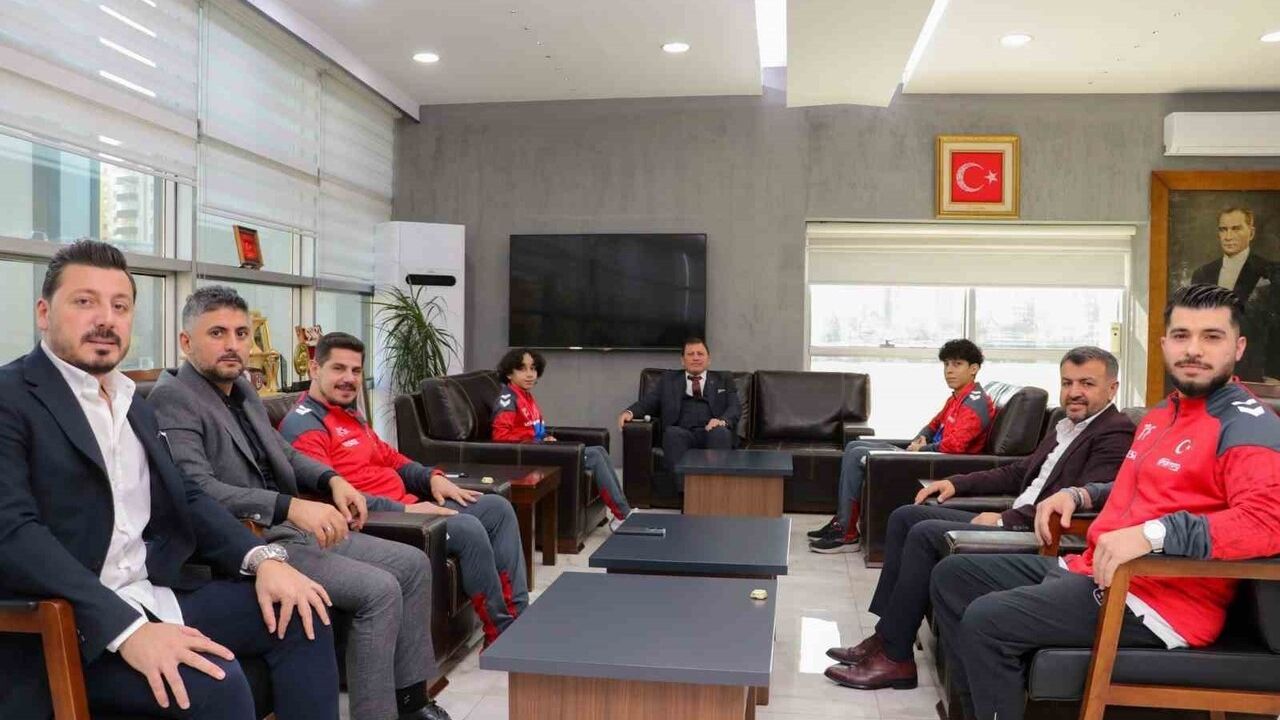 Şampiyon cimnastikçilerden Kabakcı’ya ziyaret