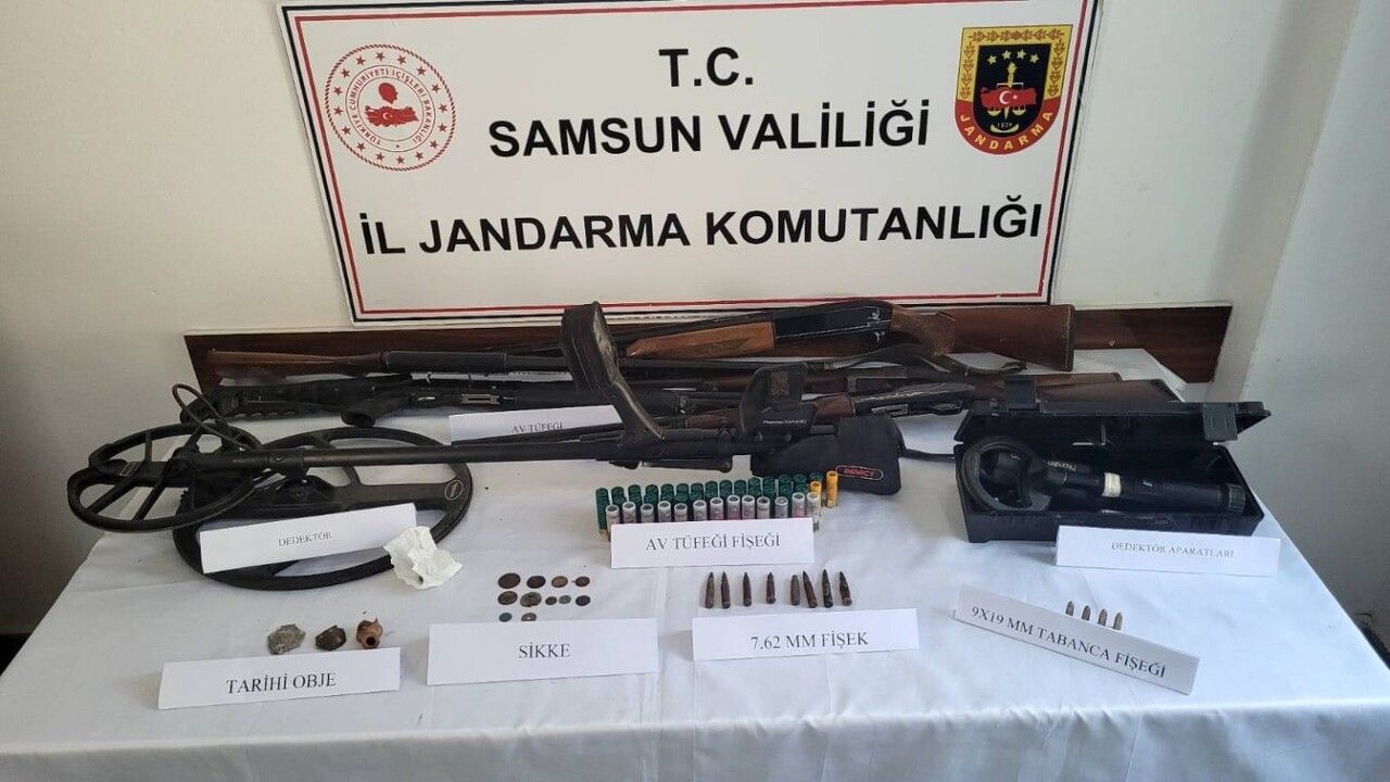 Samsun'da jandarma operasyonu: Silah ve tarihi eser ele geçirildi, 4 gözaltı