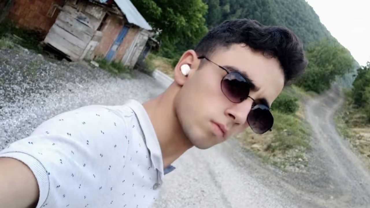 Samsun'da kestiği ağacın altında kalan 19 yaşındaki genç yaşamını yitirdi