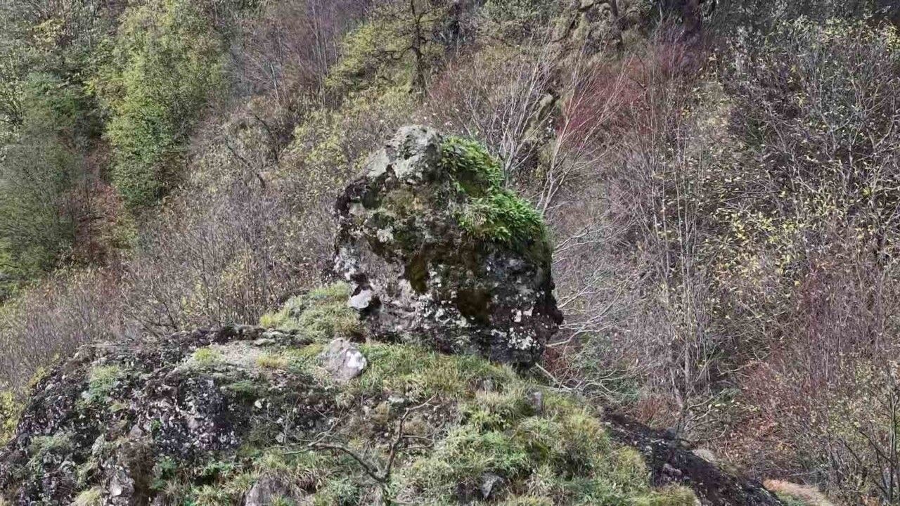 Samsun'da Yamaçta Dikkat Çeken Kaya Silueti